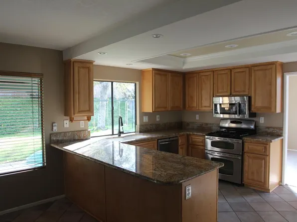 236 Juniperhill Ln, Riverside, CA 92506