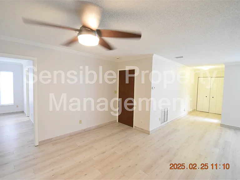 12217 104th Ln — Photo 8