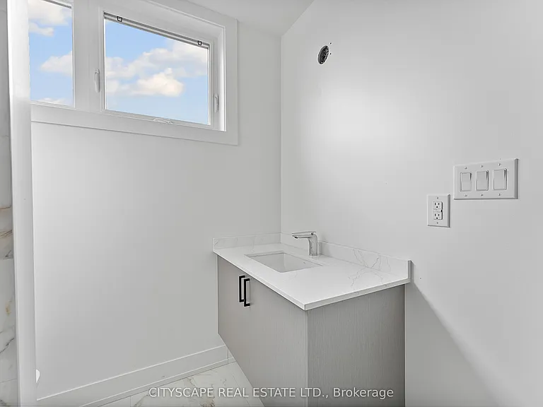 589 Oakwood Ave #2 — Photo 31