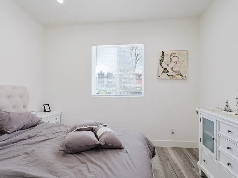 16713 Devonshire St — Photo 23