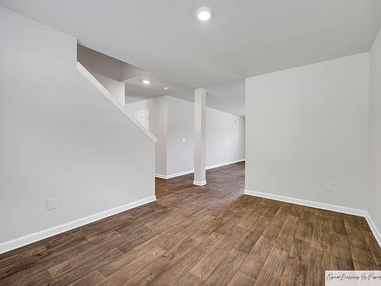 148 Rushton Dr — Photo 7