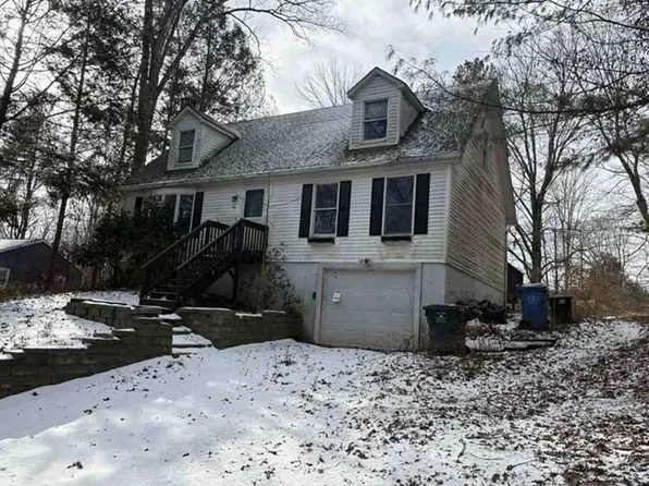 40 Crooked Trl, Woodstock, CT 06281