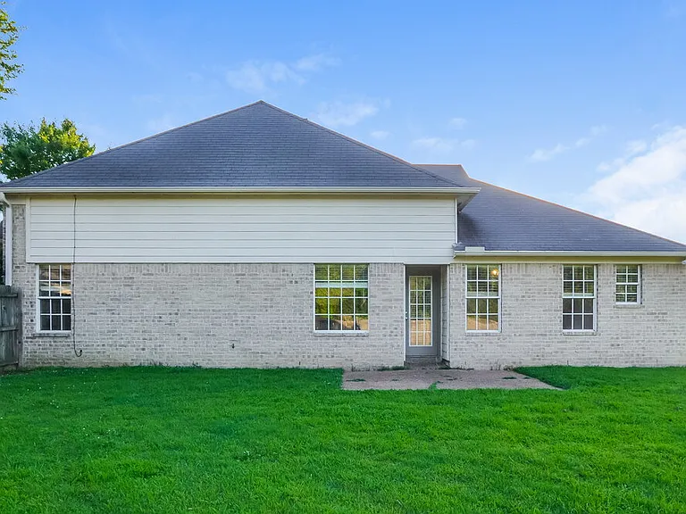8280 Dexter Ridge Cv E — Photo 16