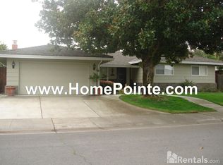 24 Shoreline Cir, Sacramento, CA