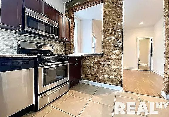 3rd image of 303 Broome St APT 11A