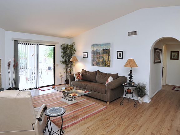 5th image of 958 E Coachwood Dr