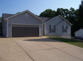 4471 Mockingbird Ln, Hillsboro, MO 63050