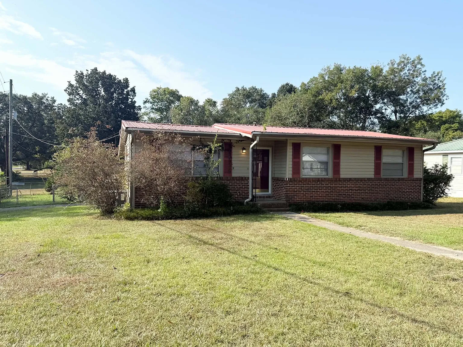 3 bed, 1298 sqft, $1,300 — Photo 1