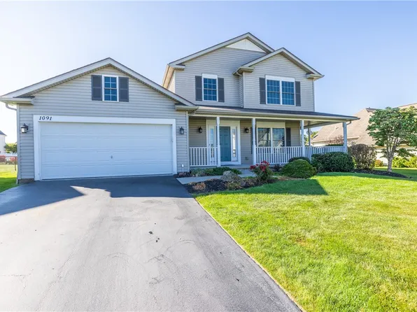 1091 Channing Woods Dr, Webster, NY 14580