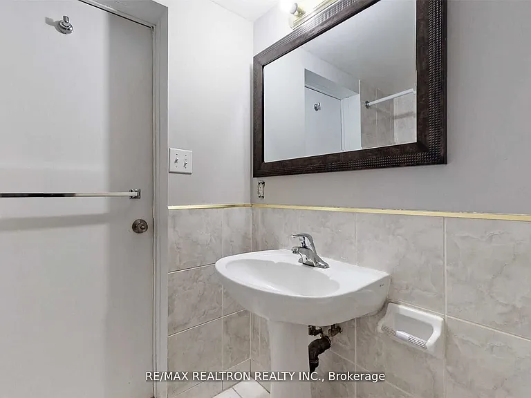 1250 Dartmoor St #LOWER — Photo 16