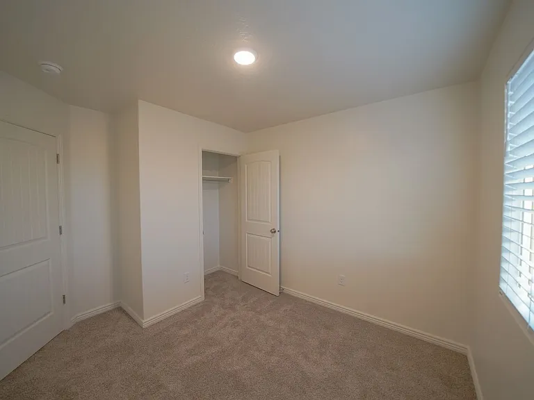 1000 E Bluffview Dr #115 — Photo 31