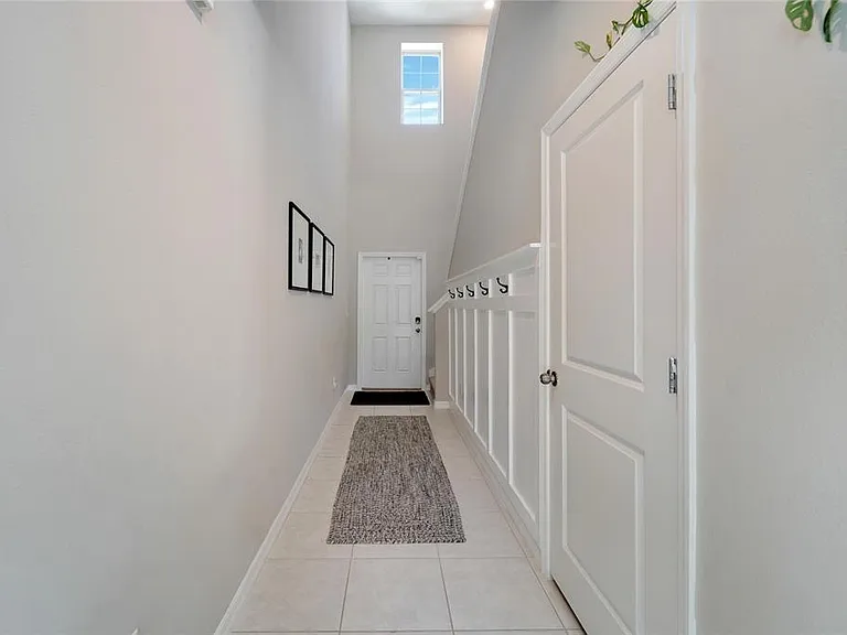 403 Royal Empress Dr — Photo 5