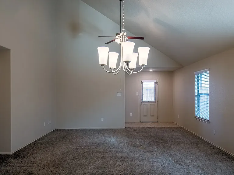 19115 Warlander Ct — Photo 4