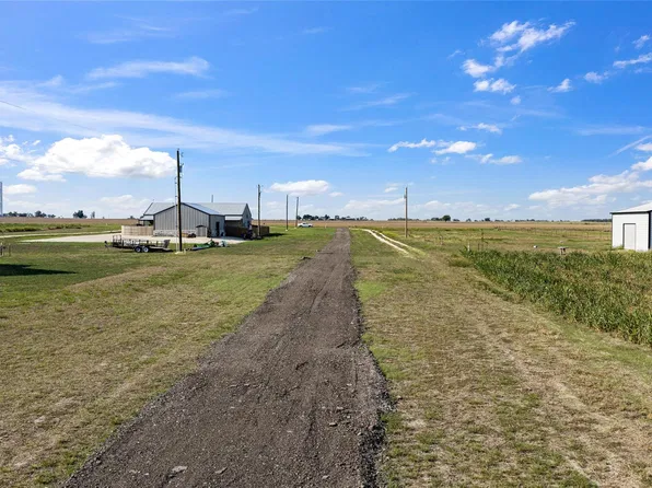 3017 Dolphin Dr, Coupland, TX 78615