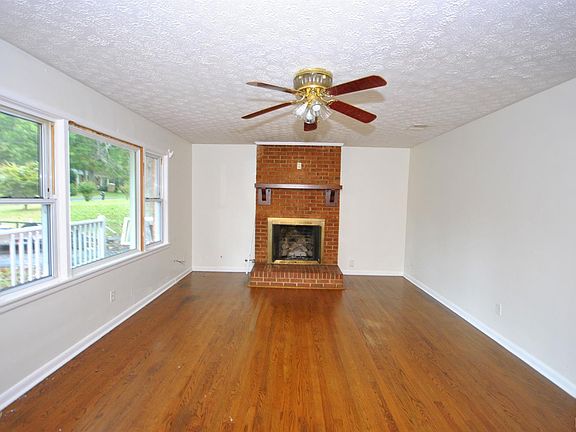 2nd image of 150 Lee Dr