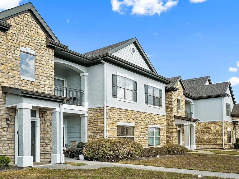 Champion Townhomes on the Green — Photo 7