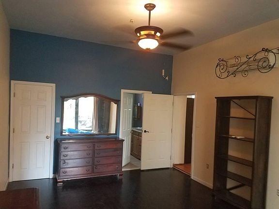 4th image of 2059 Fitzwater St Floor 1