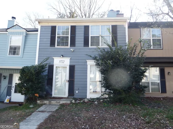5722 Wells Cir, Stone Mountain, GA 30087