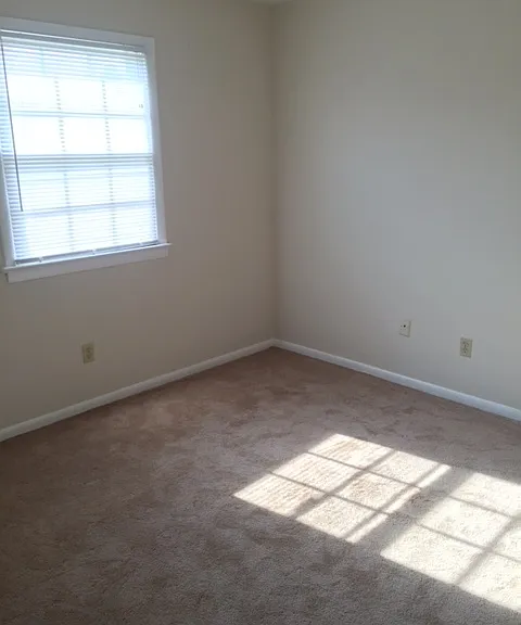 855 W Ocean View Ave — Photo 4