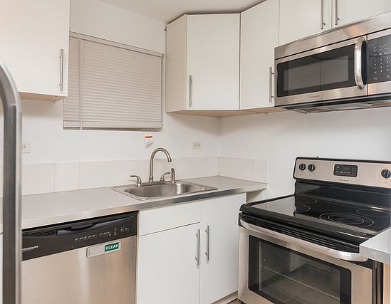 5th image of 843 N Francisco Ave APT G2