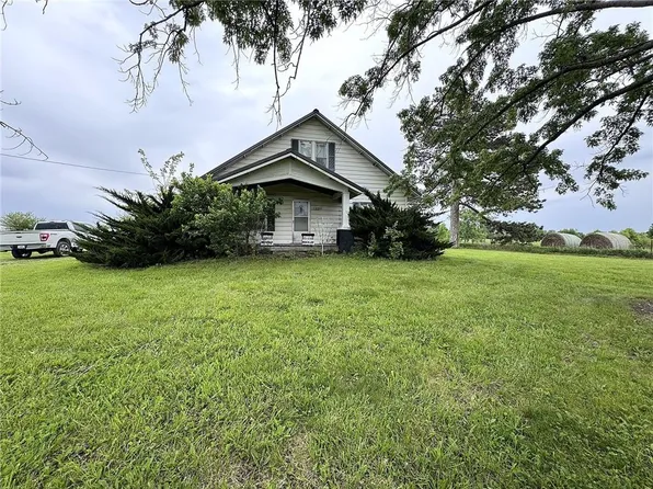 19354 235th St, Jameson, MO 64647