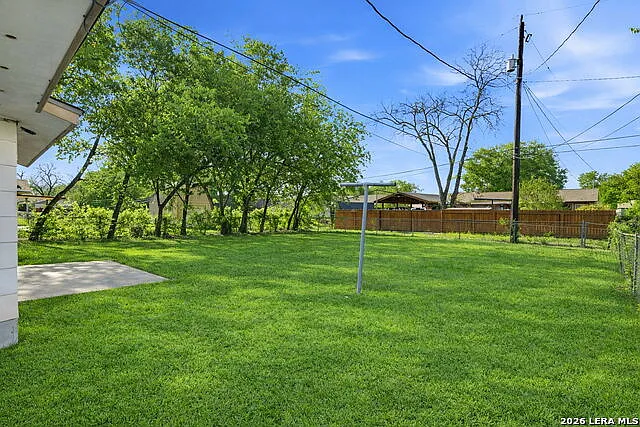 4606 Hollyspring Dr — Photo 16