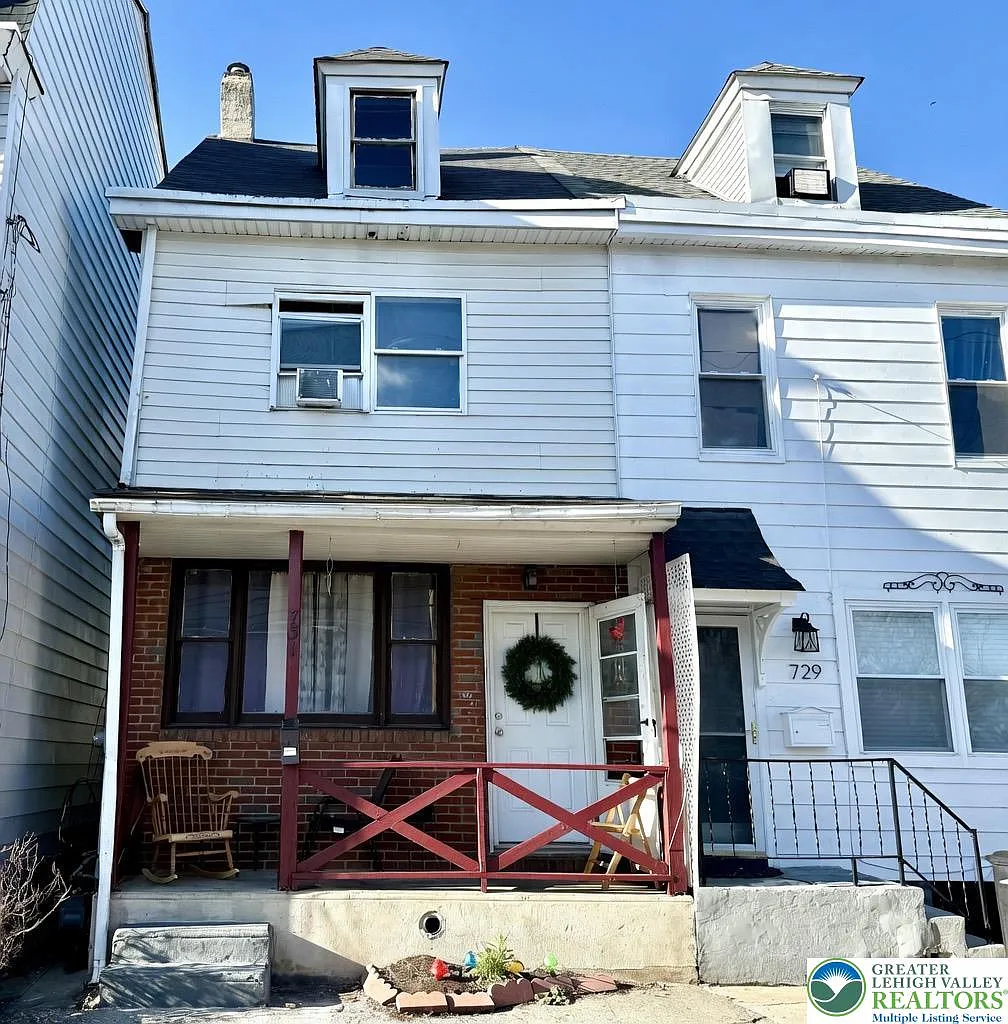 731 Wolf Ave photo 1