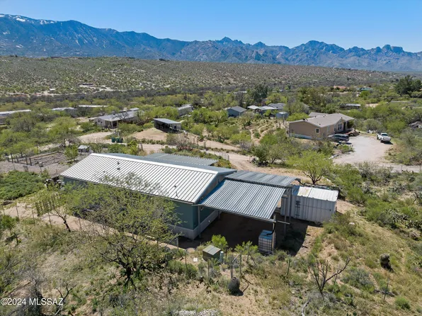 4685 E Woodpecker Ln, Tucson, AZ 85739