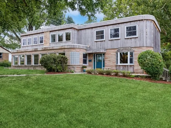 2120 Thornton Dr, Des Moines, IA 50321