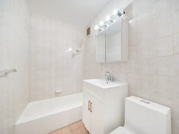 1530 East 8th Street image 9 of 11