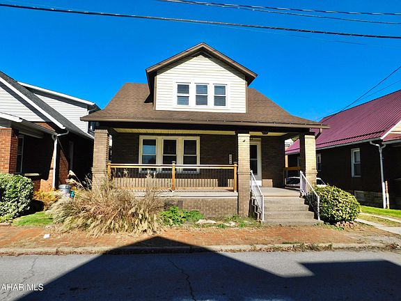 2nd image of 102 9th St