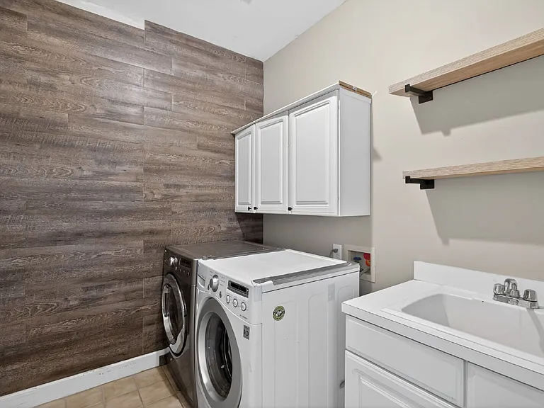 1712 Kenbrook Ct NW — Photo 18