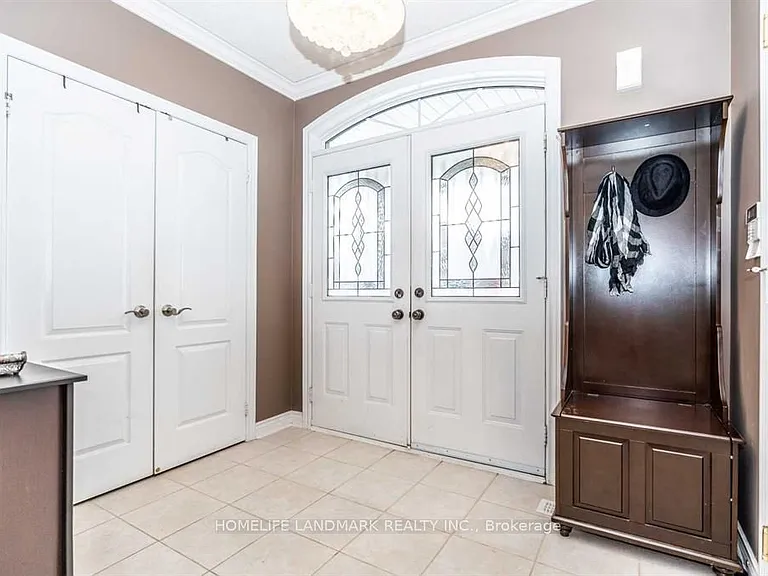 66 Woodcock Ave #MAIN UPPER — Photo 2