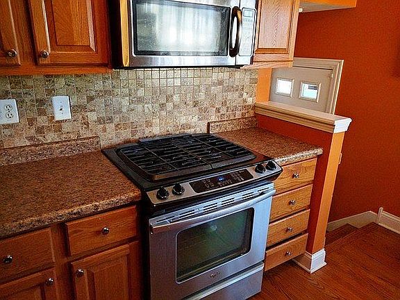 3rd image of 4816 W Hawthorne Ave