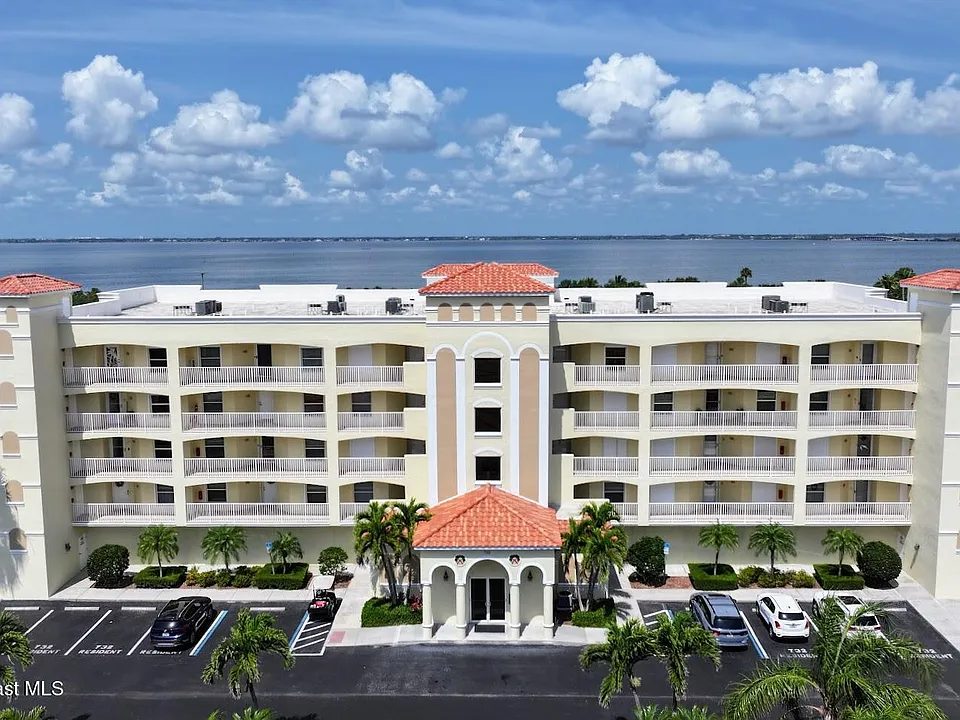 732 Bayside Dr #304