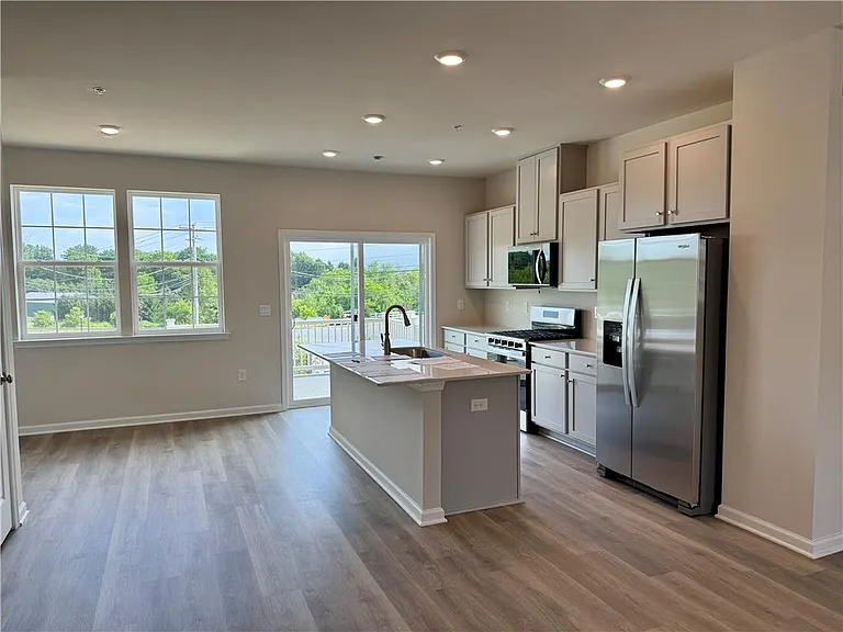 8203 Alexander Ct — Photo 8
