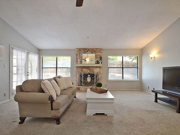 5th image of 2402 Stone River Dr