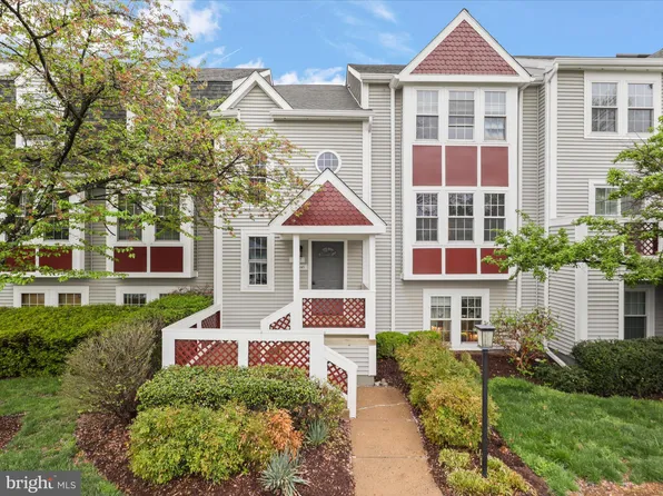 12945 Grays Pointe Rd #12945C, Fairfax, VA 22033