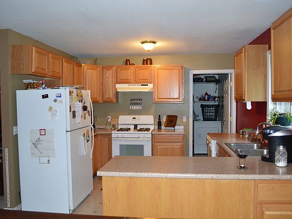 2nd image of 3275 Tall Pine Ave