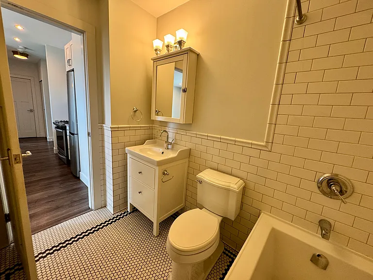 166 E 11th Ave #8 — Photo 21