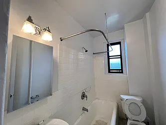 Rented by R New York