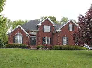 1016 Hunters Pointe Ln, Bowling Green, KY 42104