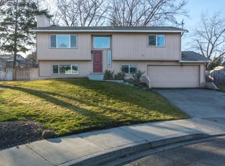 8013 W Deschutes Ave, Kennewick, WA 99336