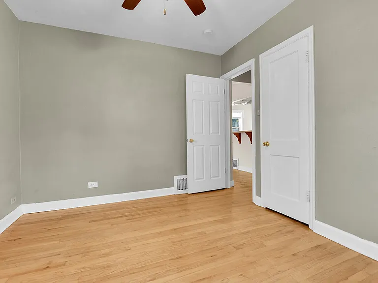 2245 S Franklin St — Photo 14