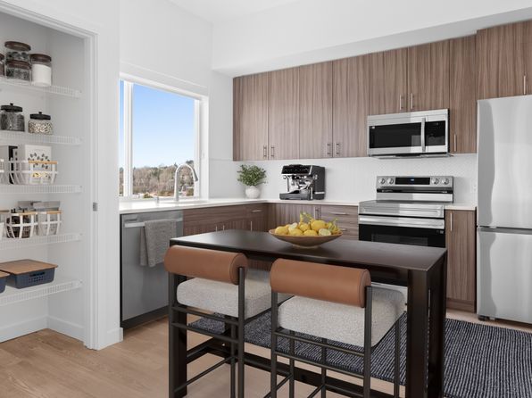 500 Baker Blvd #12511F17B
