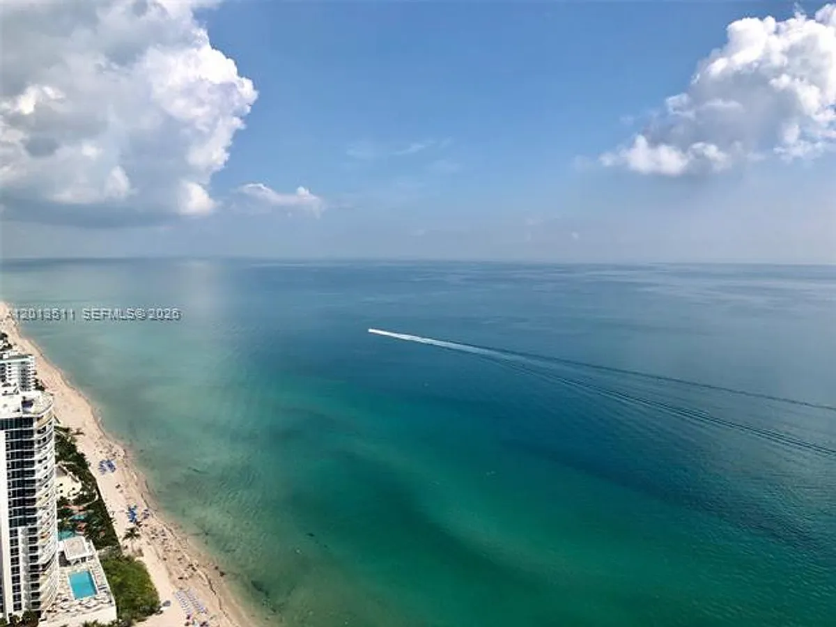 Building Photo - 1830 S Ocean Dr #4412