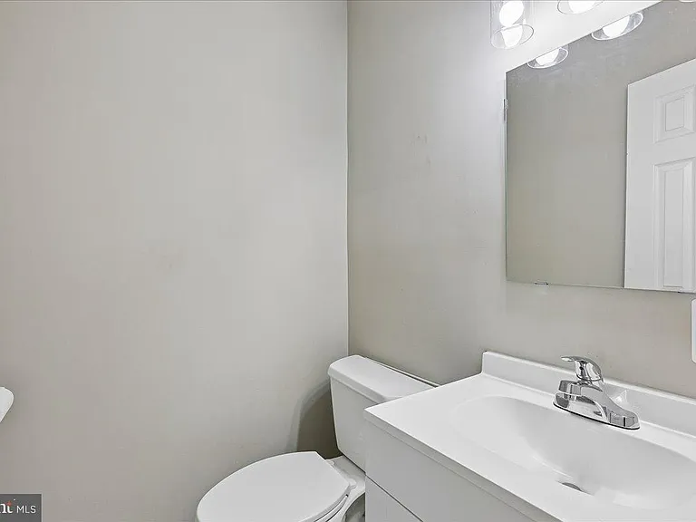 3102 Romain Ct — Photo 6