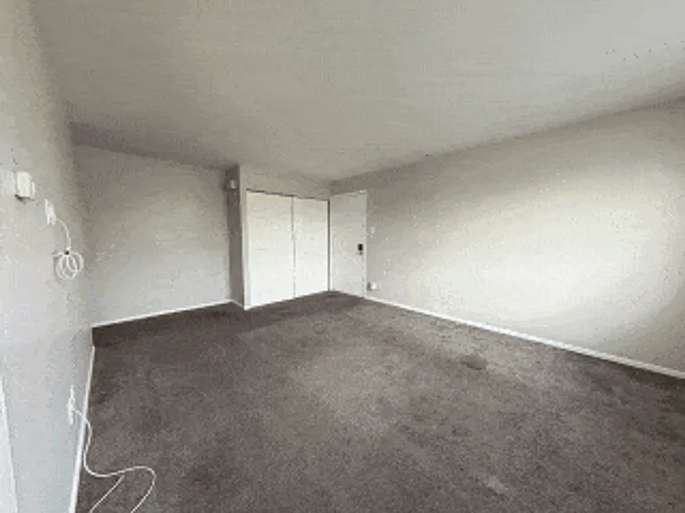 Ashland Apartments — Photo 12