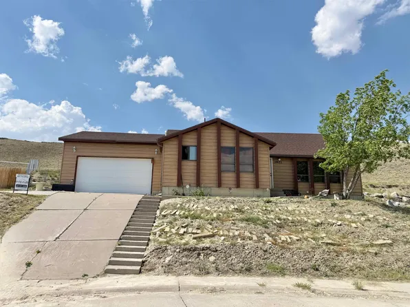 1921 Berry Dr, Kemmerer, WY 83101
