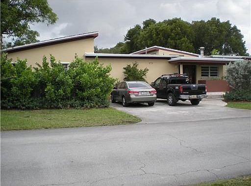 1st image of 671 Oriole Ave